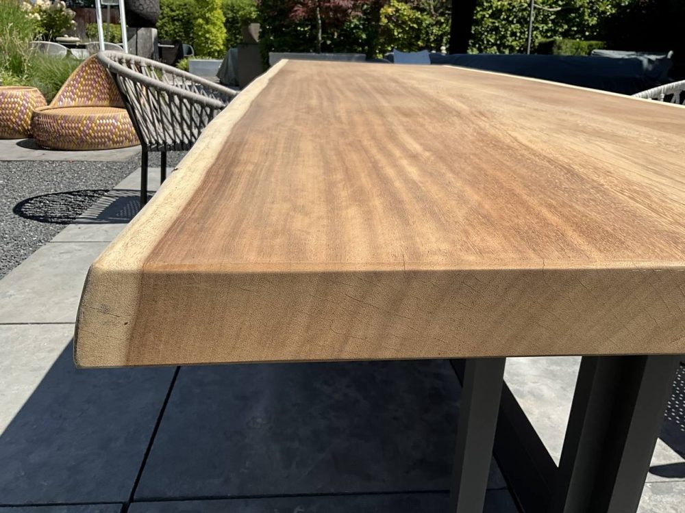 Monolith Massivholztisch Stammware garten & Wohnene Münster durgehende Tischplatte