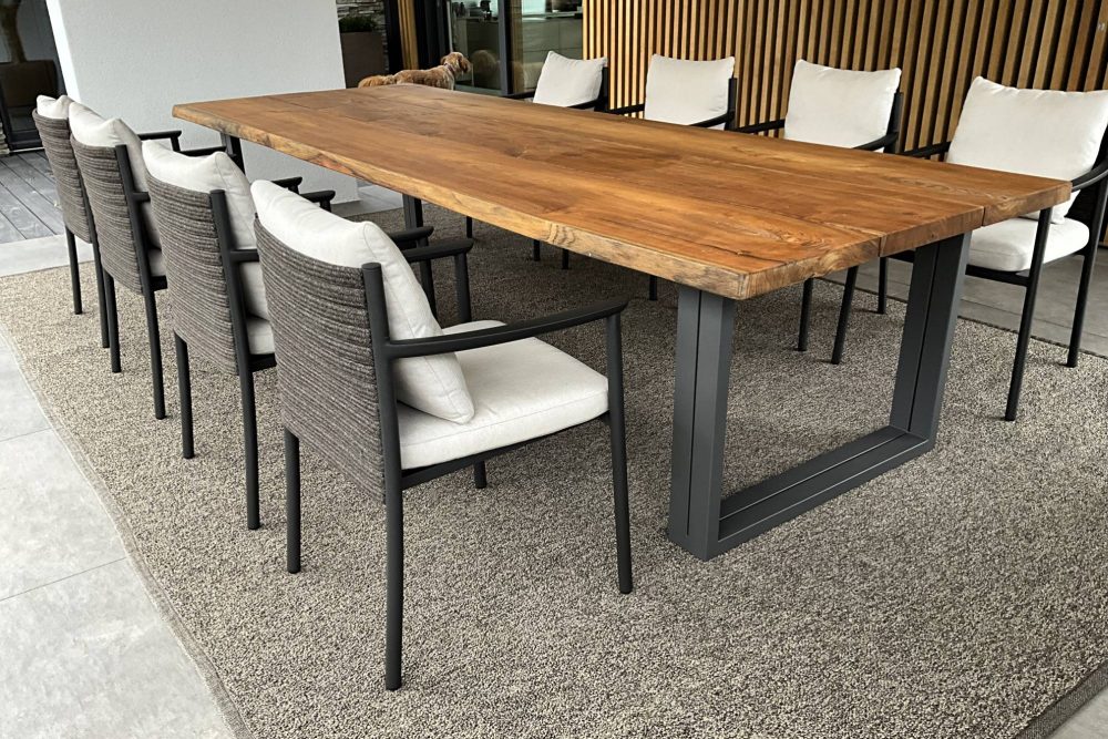 Massivholztisch-massivewoodtable-Gartenwohnen_