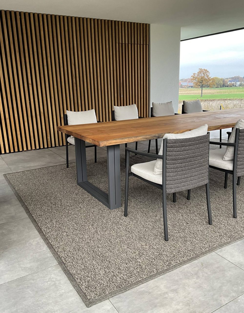 Massivholztisch-massivewoodtable-Gartenwohnen_